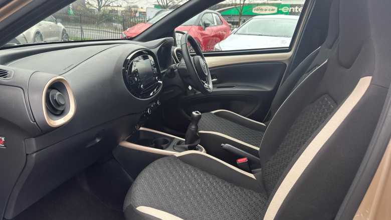 Toyota Aygo X 1.0 VVT-i Edge 5dr Petrol Hatchback